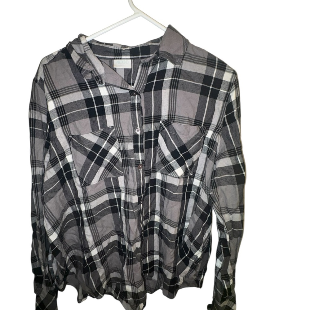 Women's Black & Gray Plaid Button-Down Shirt